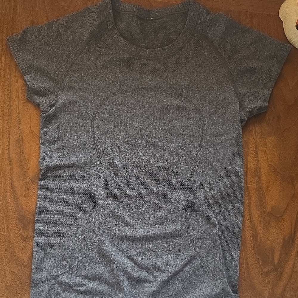 Lululemon Swiftly Tech Short-Sleeve Shirt Women's Gray Short Sleeve Top